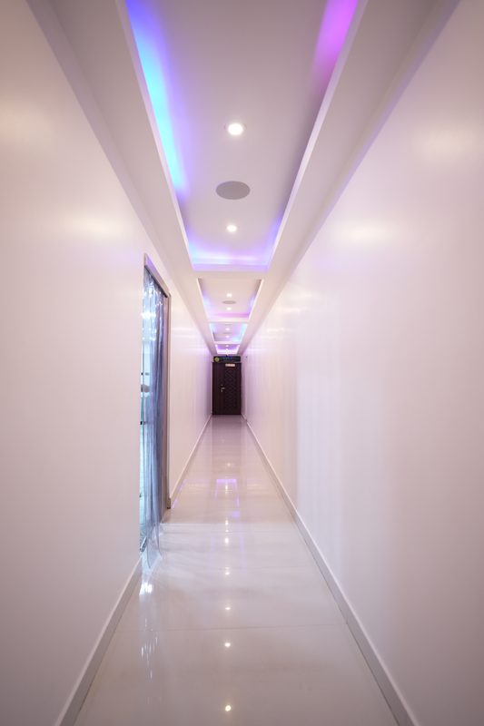 Corridor with cove lighting